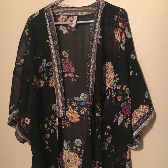 Xhilaration Tops - Floral Kimono Style Cardigan